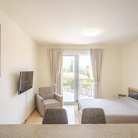 Danaos Seaside 104 With Pool In Tourist Area Пафос
