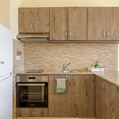 Danaos Seaside 104 With Pool In Tourist Area Апартаменти